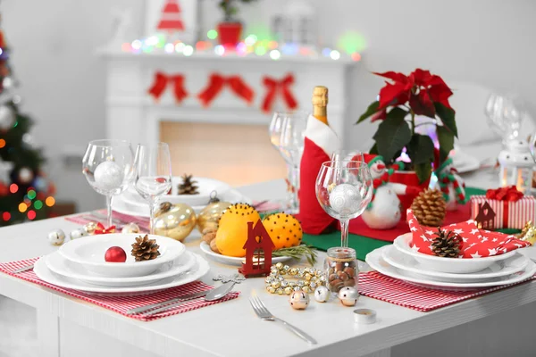 Kerst tafel dekken — Stockfoto