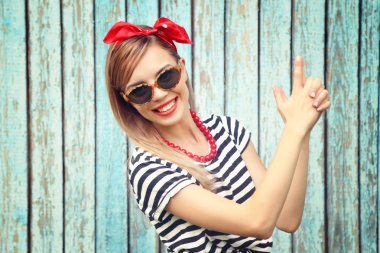 gülümsemek güzel kızla