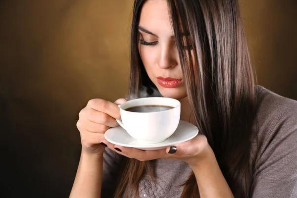 Donna con tazza di caffè — Foto Stock