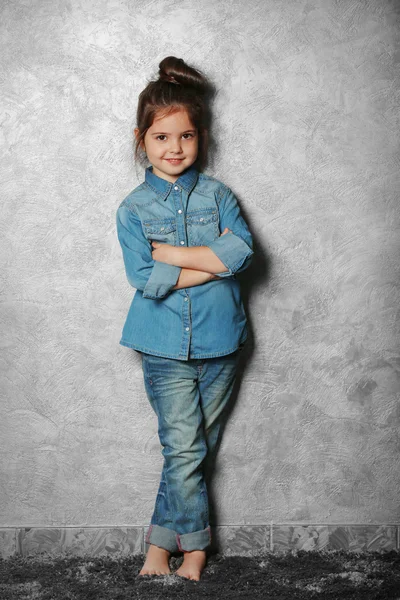 작은 패션 아이 여자의 초상화 — 스톡 사진