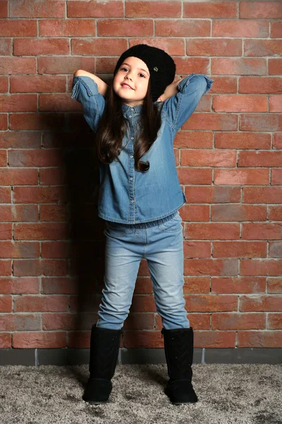 Retrato de menina criança de moda pouco — Fotografia de Stock