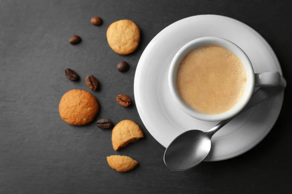 Cup of coffee on gray background — Stock Photo, Image