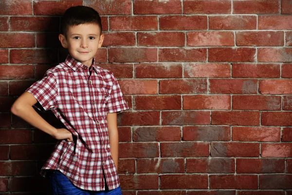 Lindo niño pequeño — Foto de Stock