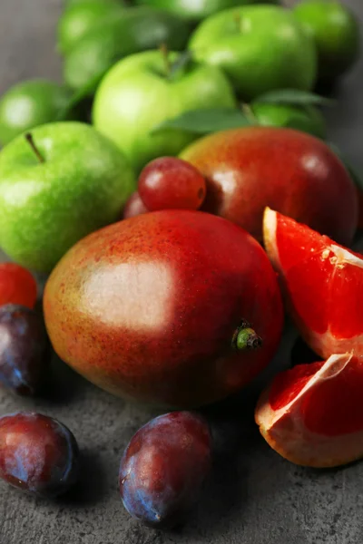 Fruits on dark grey background — Stock Photo, Image