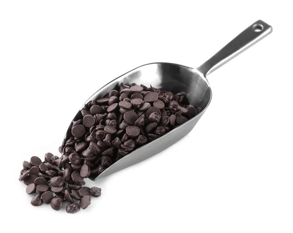 Choklad bitar i scoop isolerad på vit — Stockfoto