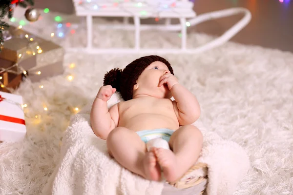 Imádnivaló baba barna térdzokni — Stock Fotó