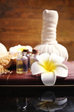 Set tablo üzerinde sakin ol