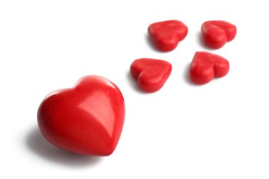İzole beş kırmızı Kalpler