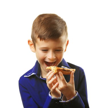 küçük boy pizza yemek  