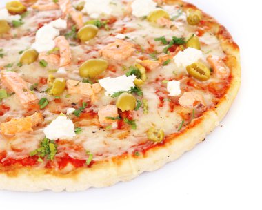 Beyaz izole lezzetli lezzetli pizza