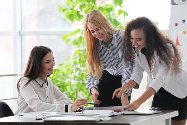 Möte i konferensrummet — Stockfoto