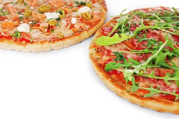 Две вкусные пиццы, крупным планом — стоковое фото