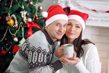 Noel ağacı, mutlu bir aile