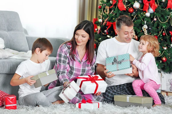 Portrait de famille Noël — Photo