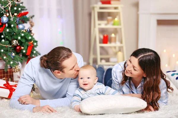 Mutlu aile yerde döşeme 