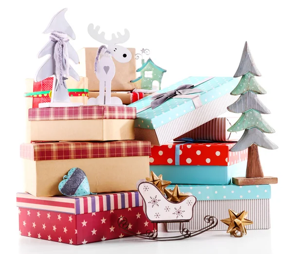 Krásné vánoční dárky s hračkami — Stock fotografie