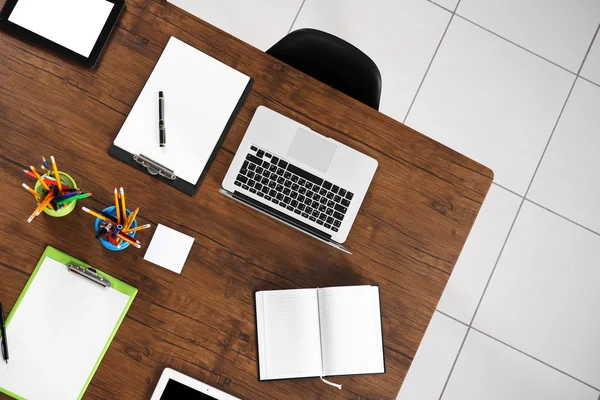 Mesa de escritório para reuniões — Fotografia de Stock