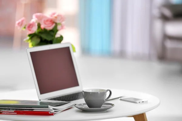 Comodo posto di lavoro a casa — Foto Stock