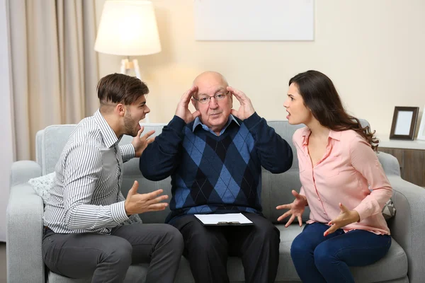 Young couple at family psychologist — Stock Photo, Image