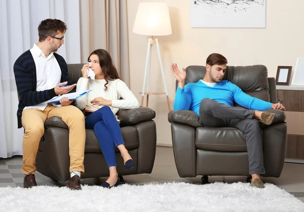 Young couple at family psychologist — Stock Photo, Image