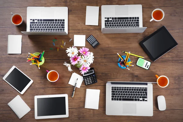 Bürotisch für Besprechungen — Stockfoto