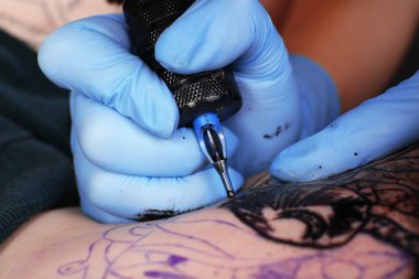 Dövme yapma süreci 