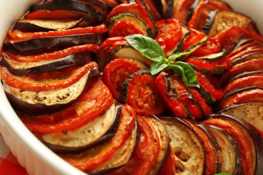 Fırında pişmiş ratatouille