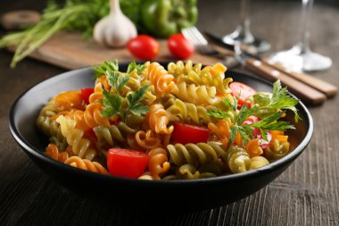 Lezzetli makarna yemek