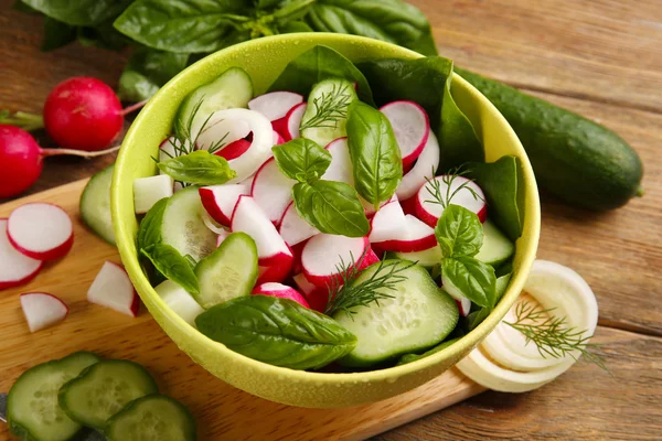 Frischer Gemüsesalat — Stockfoto