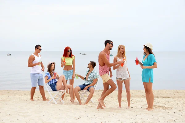 Beautiful young people having fun — Stock Photo, Image