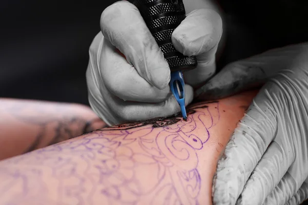 Processus de fabrication de tatouage — Photo