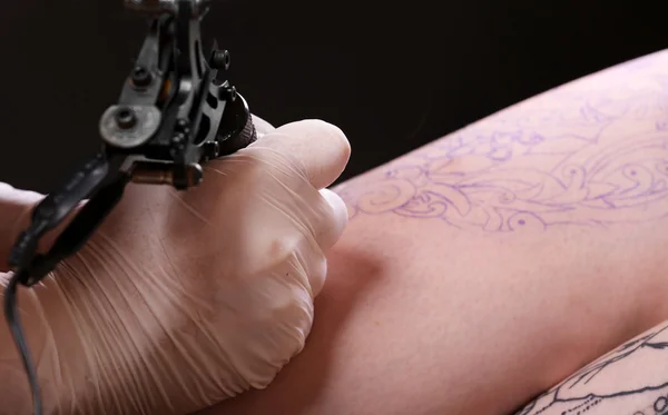 Process för tatuering — Stockfoto