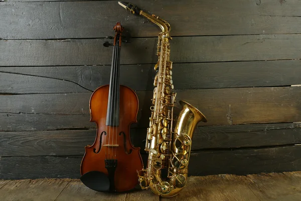 Hermoso saxofón dorado —  Fotos de Stock