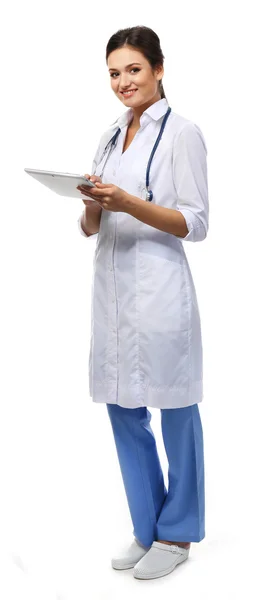 Médico sonriente sosteniendo una tableta — Foto de Stock
