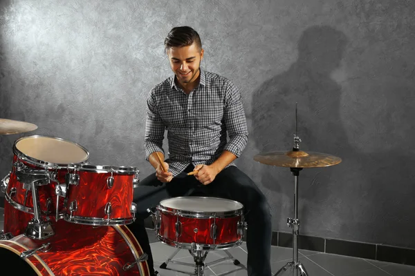 Musician playing drums — Stock Photo, Image