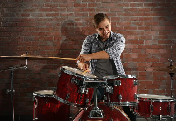 Musician playing drums — Stock Photo, Image