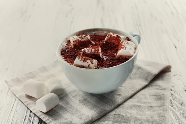 Tasse heißen Kakao mit Marshmallow — Stockfoto