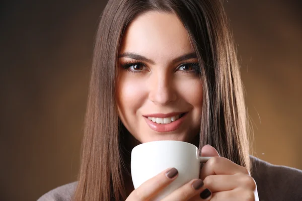 Femme avec tasse de café — Photo