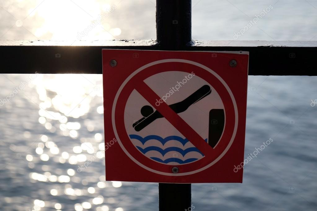 No Diving warning sign