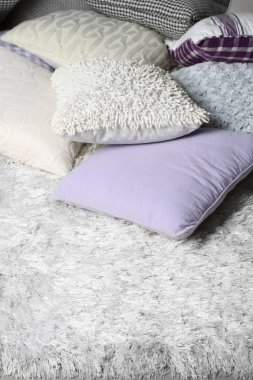 Dekoratif yastıklar kümesi