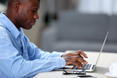 Afrika kökenli Amerikalı iş adamı