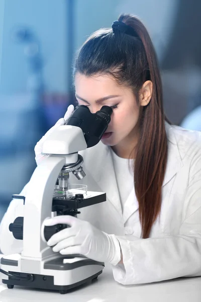 Medisch technicus werken — Stockfoto