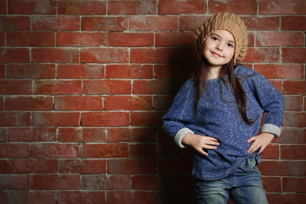 Retrato de niña de moda — Foto de Stock