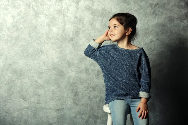 Portret dziewczynki dziecko moda — Zdjęcie stockowe