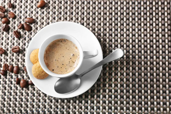 Cup of coffee on dark — Stock Photo, Image