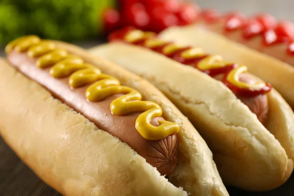 Ízletes hot-dog zöldségekkel — Stock Fotó