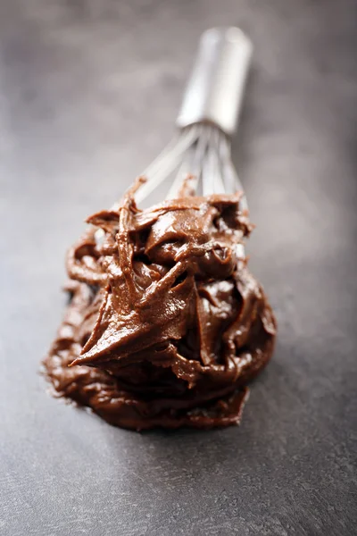 Королла с шоколадным кремом — стоковое фото