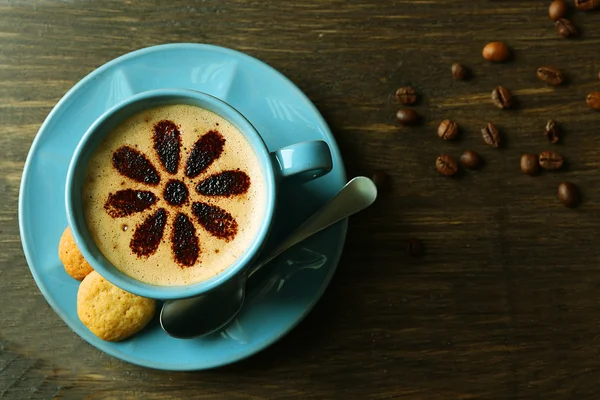 Secangkir kopi di atas kayu — Stok Foto