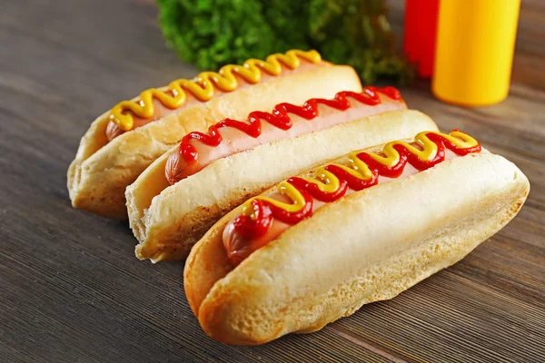 Zbliżenie pyszne hot dogi — Zdjęcie stockowe