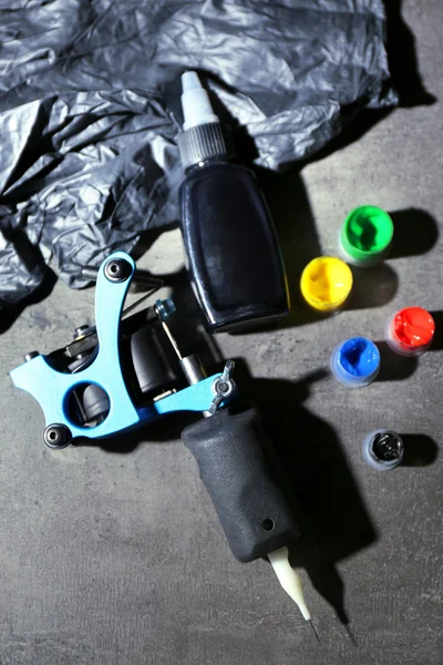 Tattoo machine and tattoo supplies — Stock Photo, Image